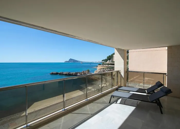 Pierre & - Port * Altea
