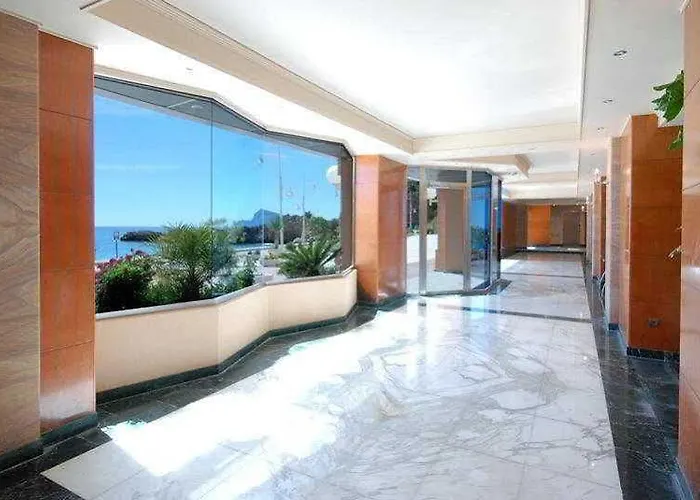Pierre & - Port * Altea